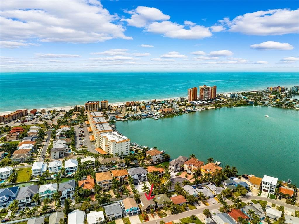 17708 1ST STREET E REDINGTON SHORES, FL 33708
