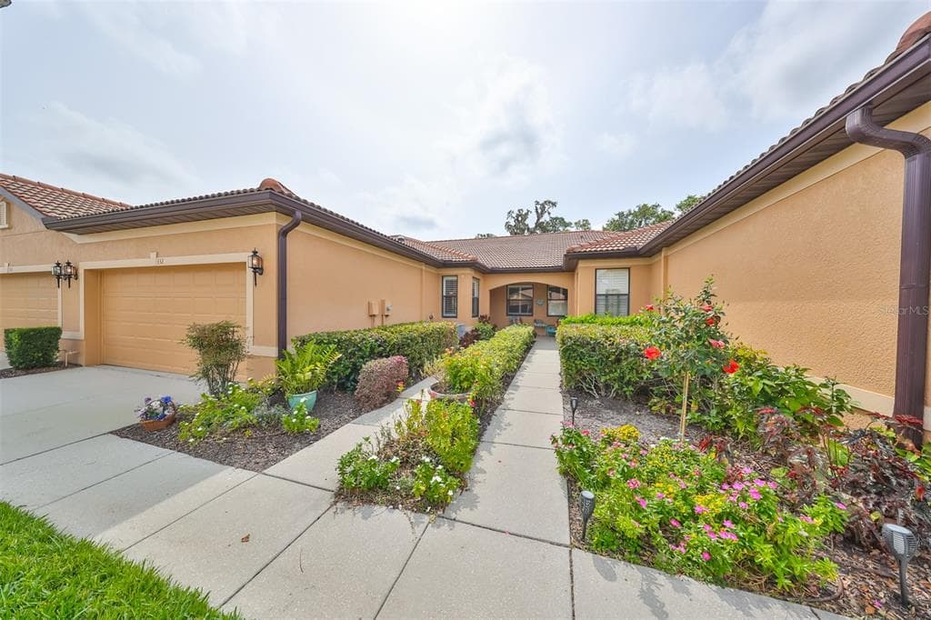 332 SENECA FALLS DRIVE APOLLO BEACH, FL 33572