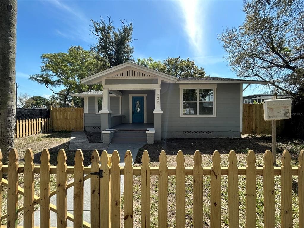 922 NEWTON AVENUE S ST PETERSBURG, FL 33705