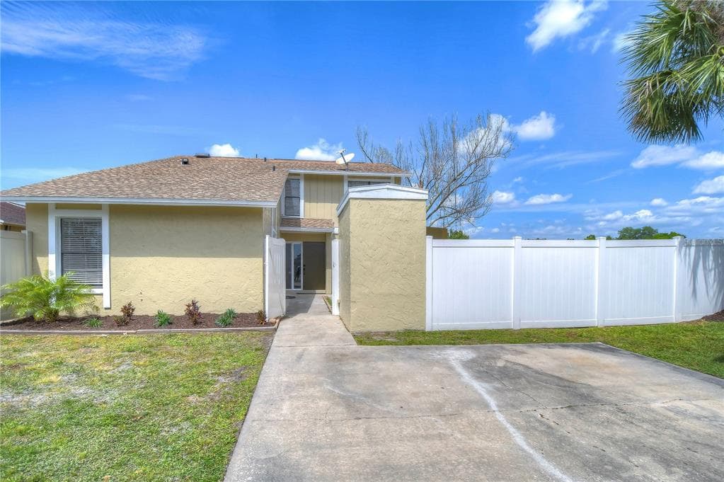 10706 GLEN ELLEN DRIVE TAMPA, FL 33624