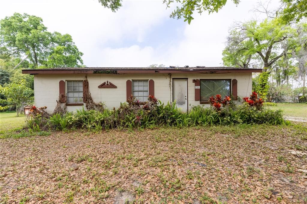 1715 ROLAND STREET SEFFNER, FL 33584