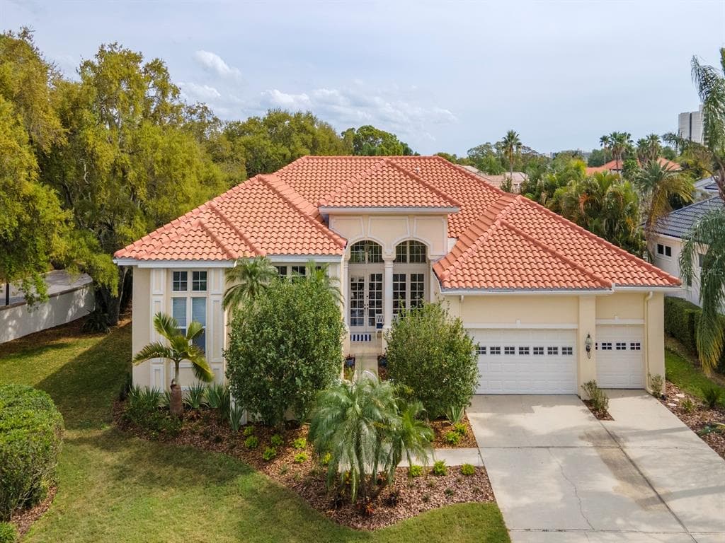 2204 PASADENA PLACE S GULFPORT, FL 33707