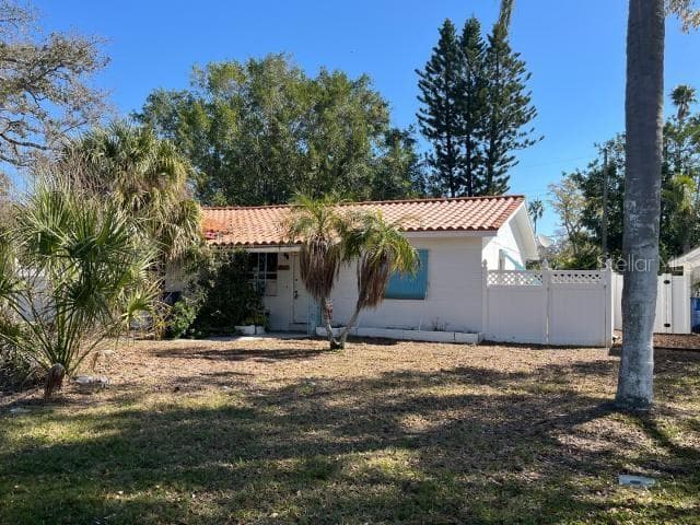 4211 DES MOINES STREET NE ST PETERSBURG, FL 33703