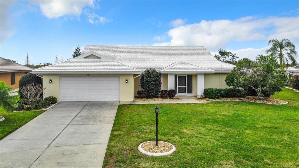 1934 WOLF LAUREL DRIVE SUN CITY CENTER, FL 33573