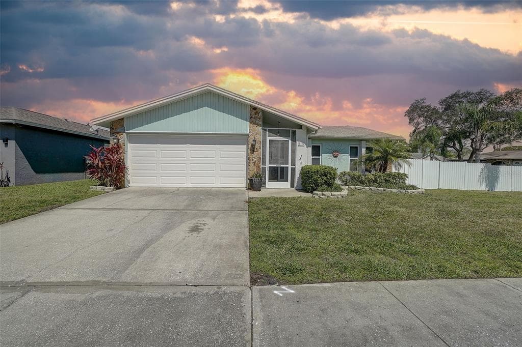 8302 124TH TERRACE LARGO, FL 33773