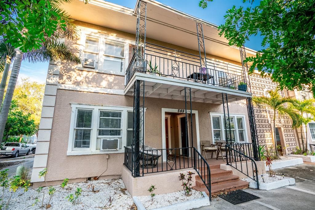 549 2ND STREET N UNIT 4 ST PETERSBURG, FL 33701