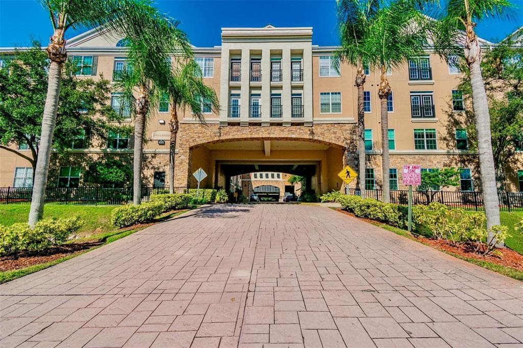 4221 W SPRUCE STREET UNIT 2323 TAMPA, FL 33607
