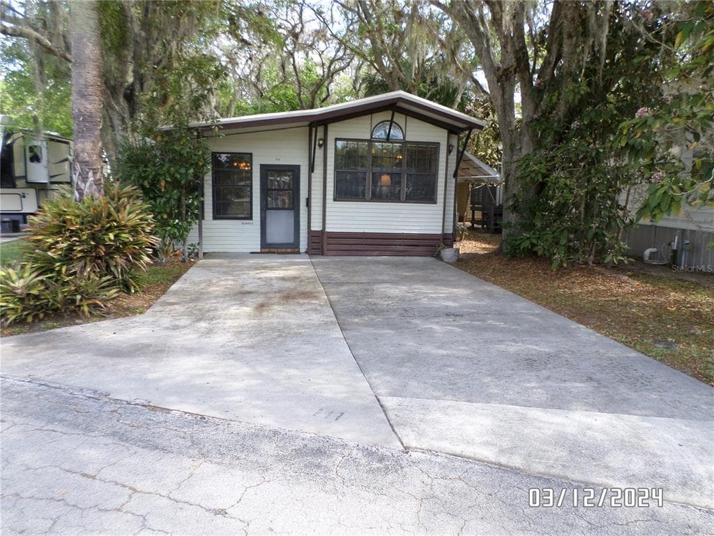 111 E APPALOOSA TRAIL RIVER RANCH, FL 33867