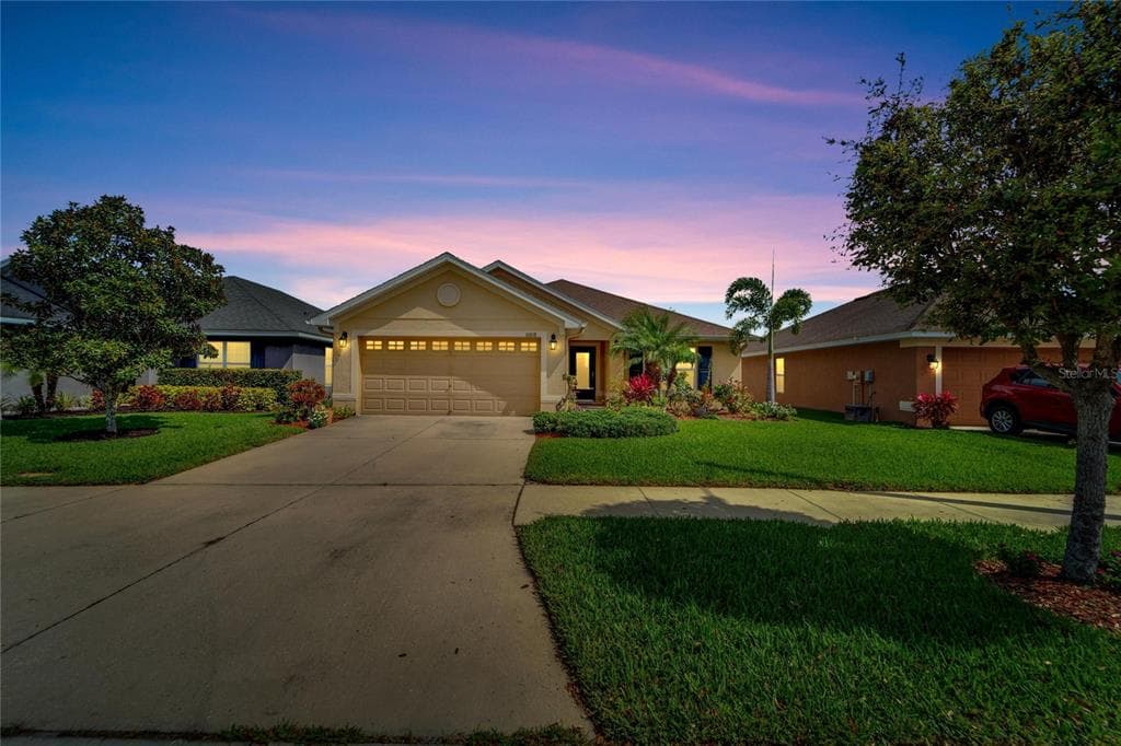 10818 KIRKWALL PORT DRIVE WIMAUMA, FL 33598
