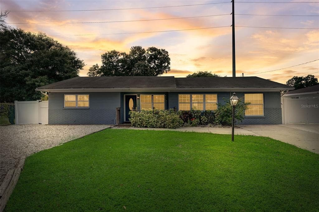 2702 W BIRD STREET TAMPA, FL 33614