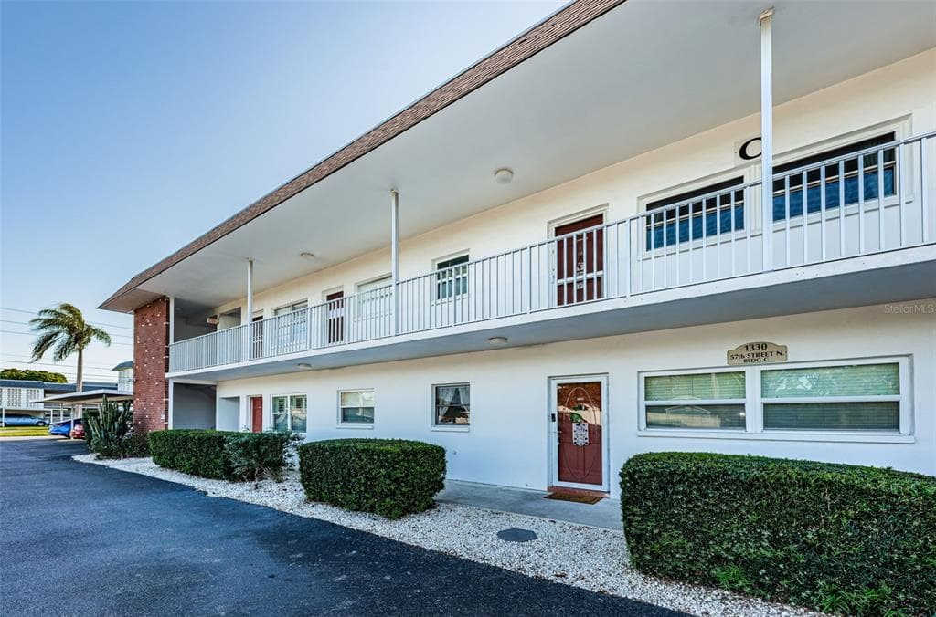 1330 57TH STREET N UNIT 102C ST PETERSBURG, FL 33710