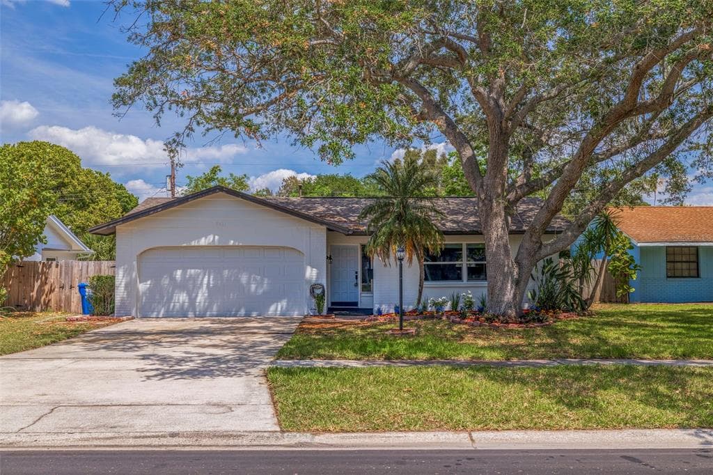 5611 DENVER STREET NE ST PETERSBURG, FL 33703