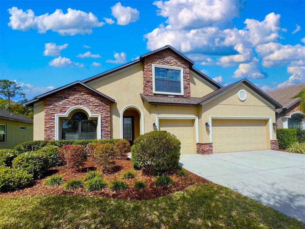 6351 SPARKLING WAY WESLEY CHAPEL, FL 33545