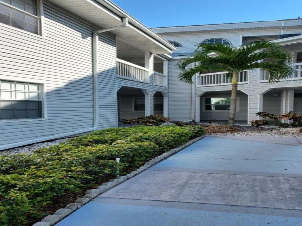 6939 STONES THROW CIRCLE N UNIT 6207 ST PETERSBURG, FL 33710