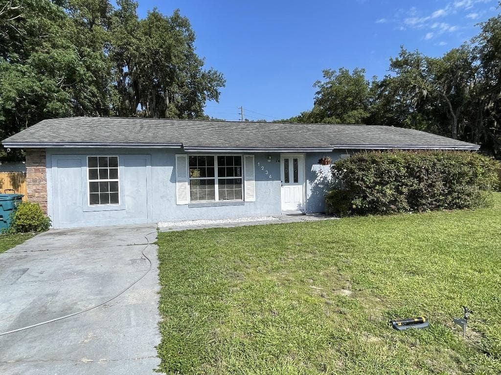 1234 PADGETT CIRCLE LADY LAKE, FL 32159