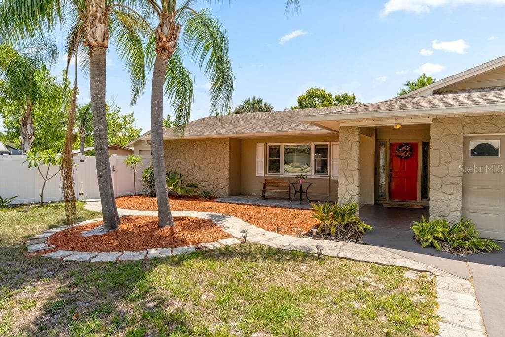 2223 LYNN COURT DUNEDIN, FL 34698