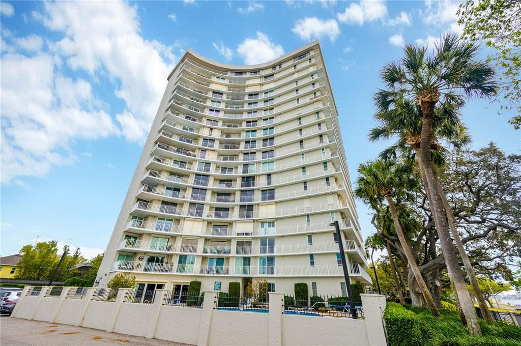 2611 BAYSHORE BOULEVARD UNIT 301