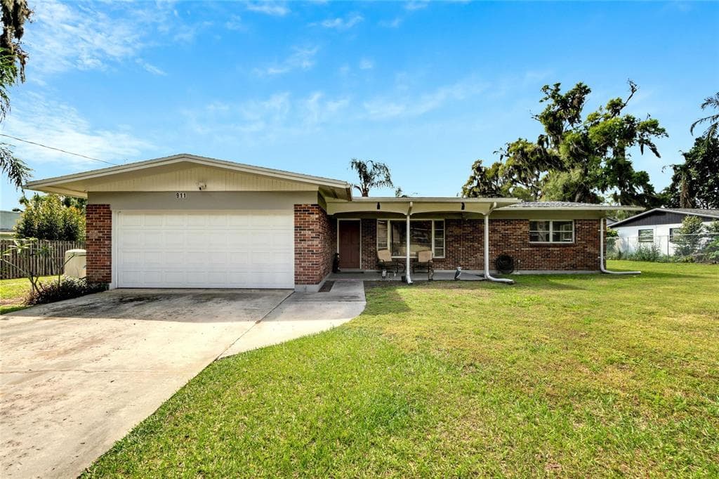 911 HELENA DR BRANDON, FL 33511