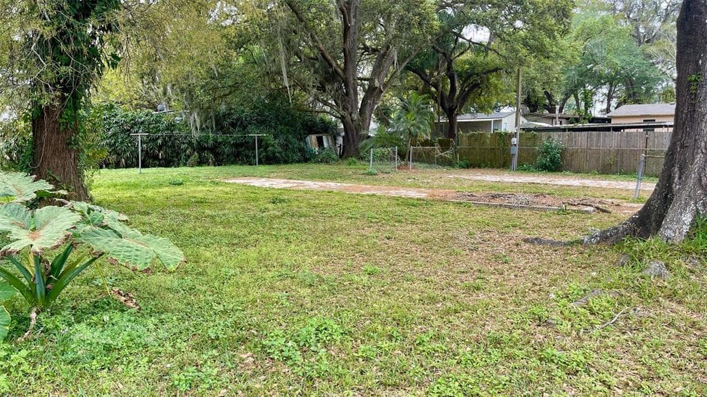 10927 ROSS STREET TAMPA, FL 33610