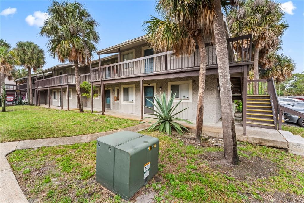 6330 NEWTOWN CIRCLE UNIT 30B5 TAMPA, FL 33615