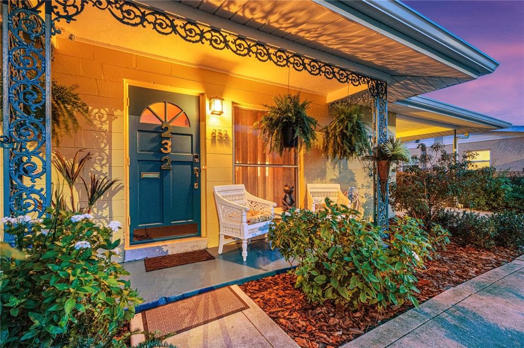 232 44TH AVENUE NE ST PETERSBURG, FL 33703