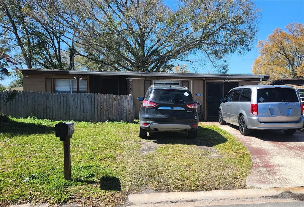 3231 CLIFFORD SAMPLE DRIVE TAMPA, FL 33619