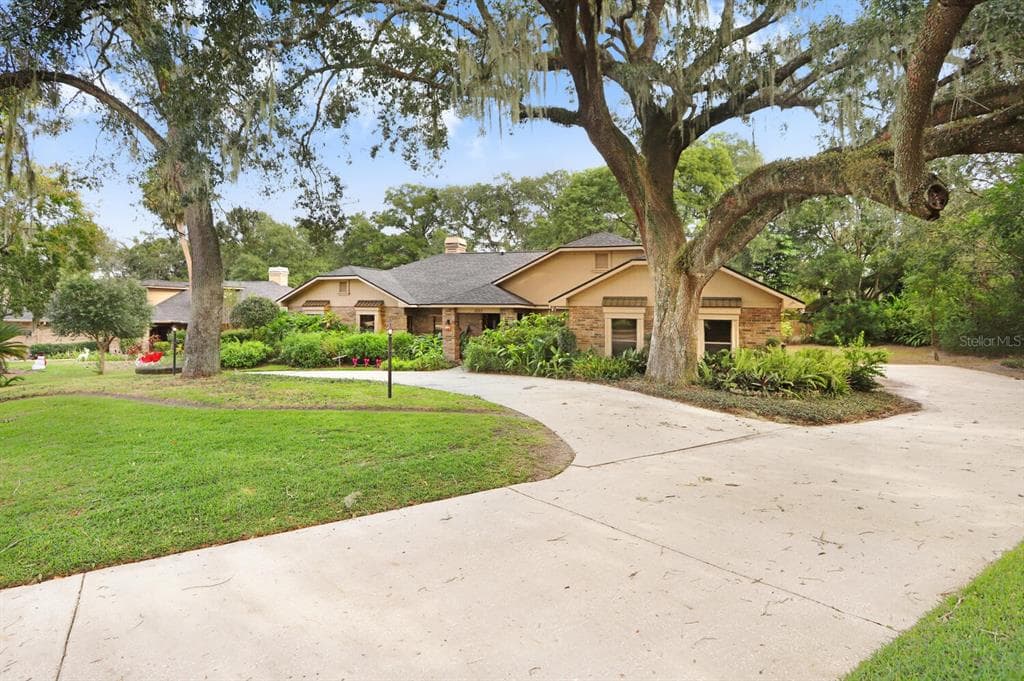 2212 HERNDON STREET DOVER, FL 33527