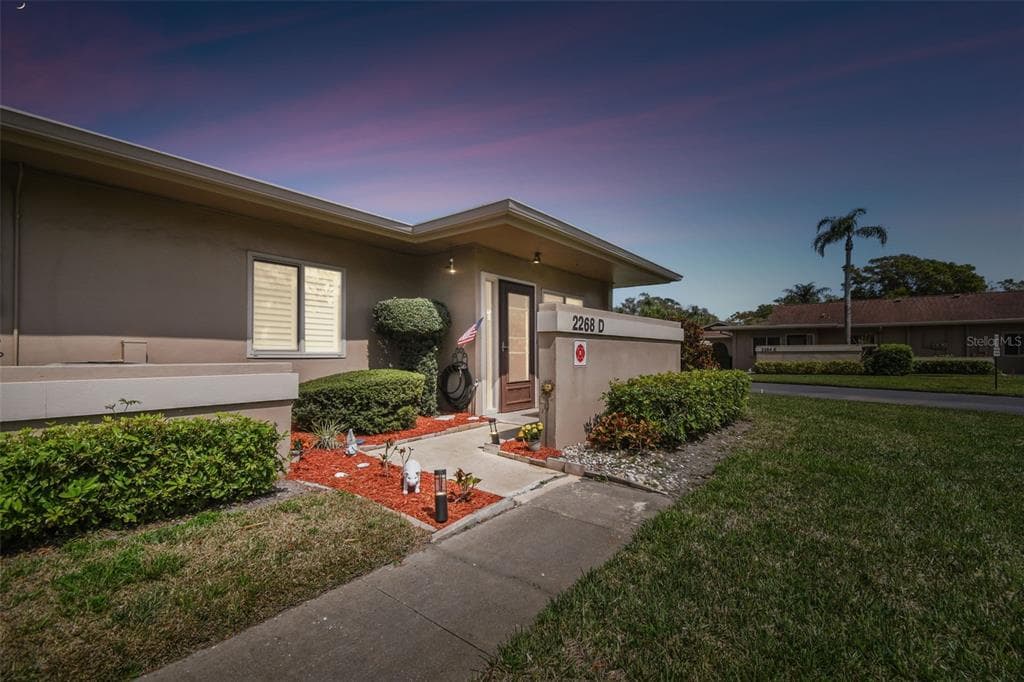 2268 OAK NECK ROAD UNIT D CLEARWATER, FL 33763