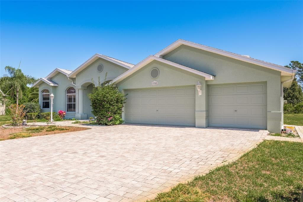7702 HAMPTON HILLS LOOP NEW PORT RICHEY, FL 34654