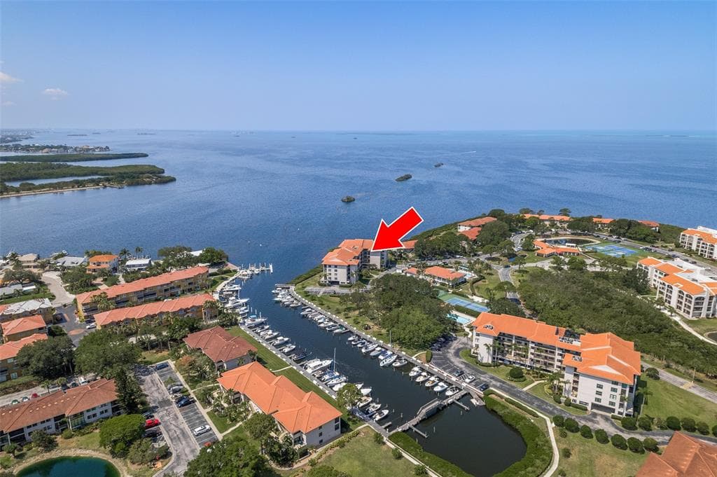 1810 MARINER DRIVE UNIT 205 TARPON SPRINGS, FL 34689