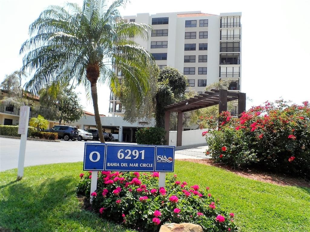6291 BAHIA DEL MAR CIRCLE UNIT 303 ST PETERSBURG, FL 33715