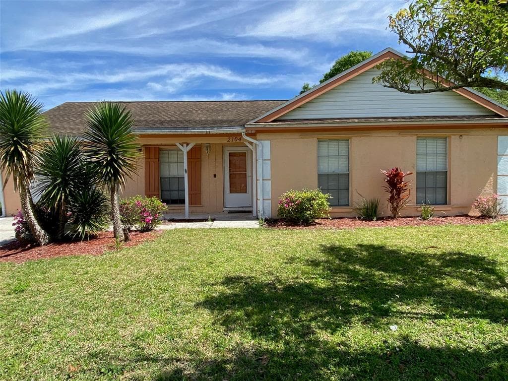 2104 N MERRIN STREET PLANT CITY, FL 33563