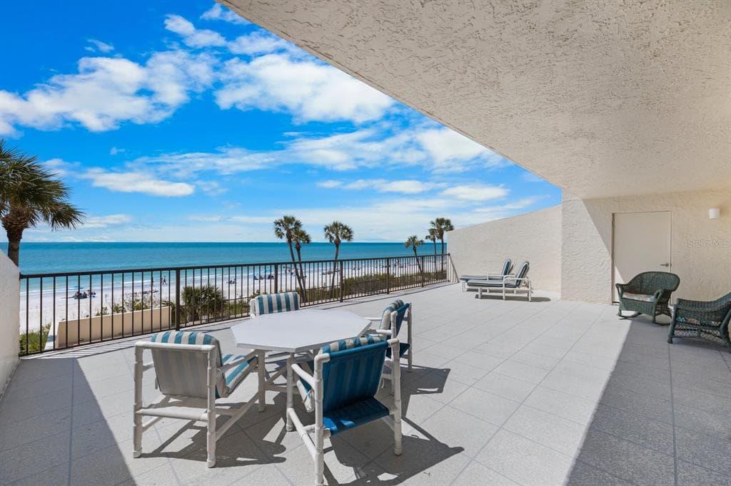 14950 GULF BOULEVARD UNIT 301 MADEIRA BEACH, FL 33708