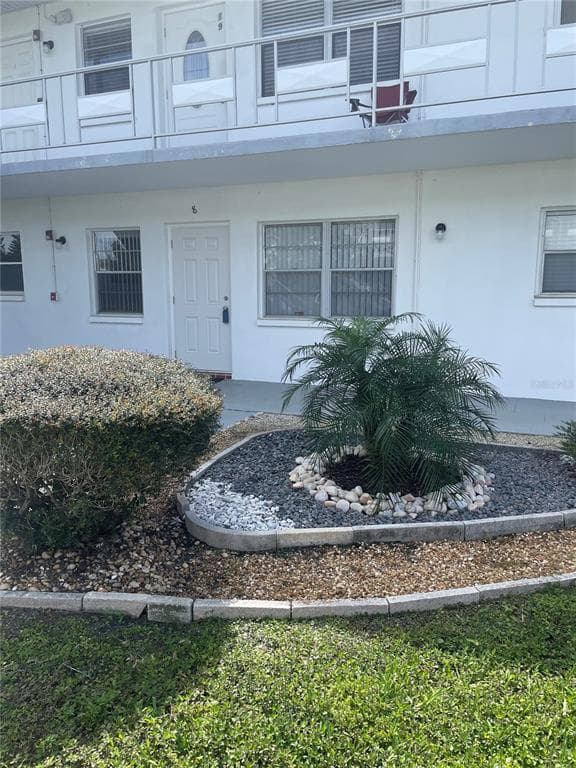 5895 18 STREET N UNIT 8 ST PETERSBURG, FL 33714