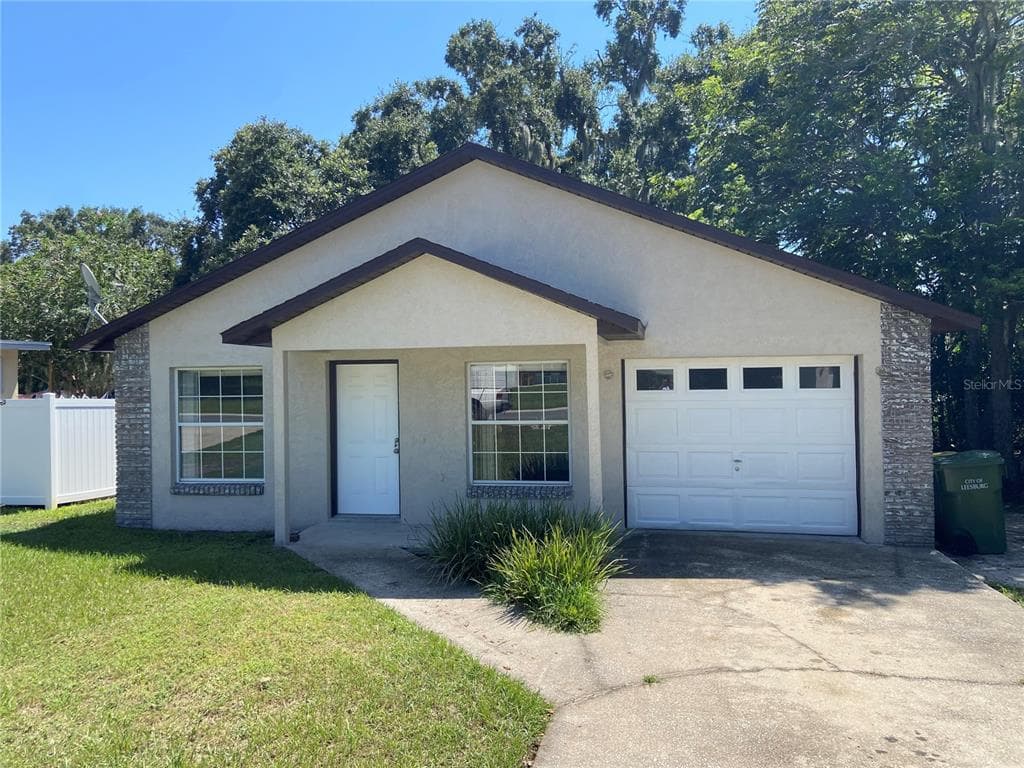 911 E MAGNOLIA STREET LEESBURG, FL 34748