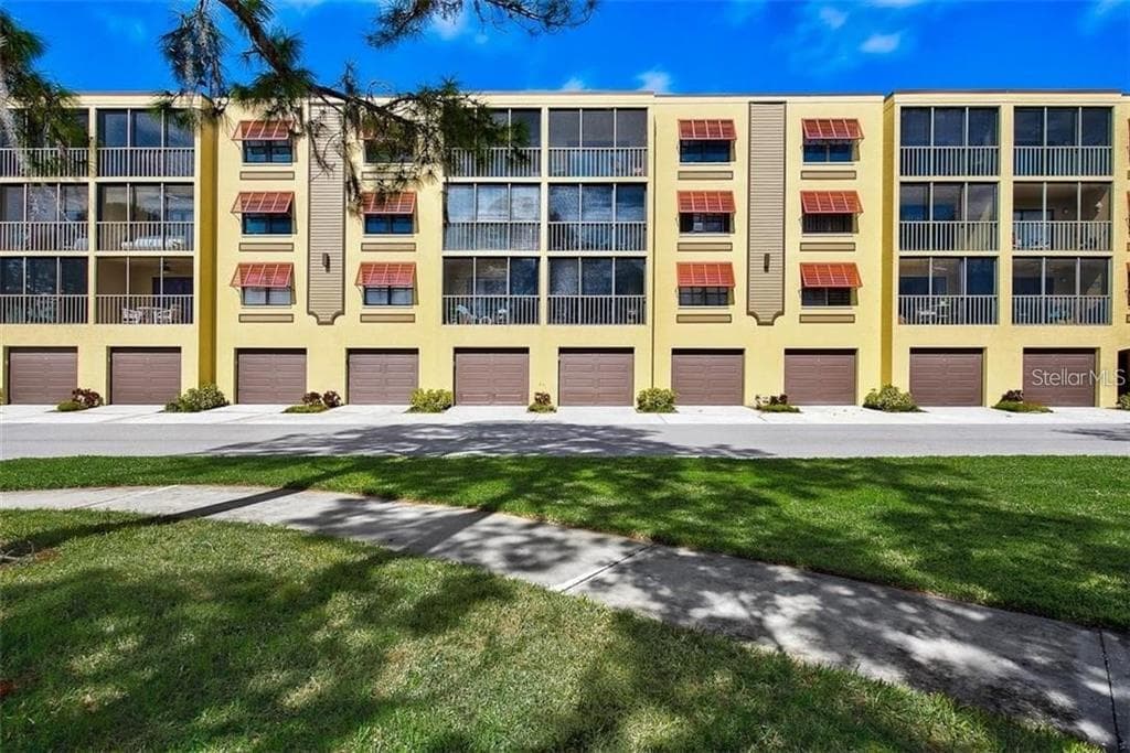 5817 PARK STREET N UNIT 409 ST PETERSBURG, FL 33709