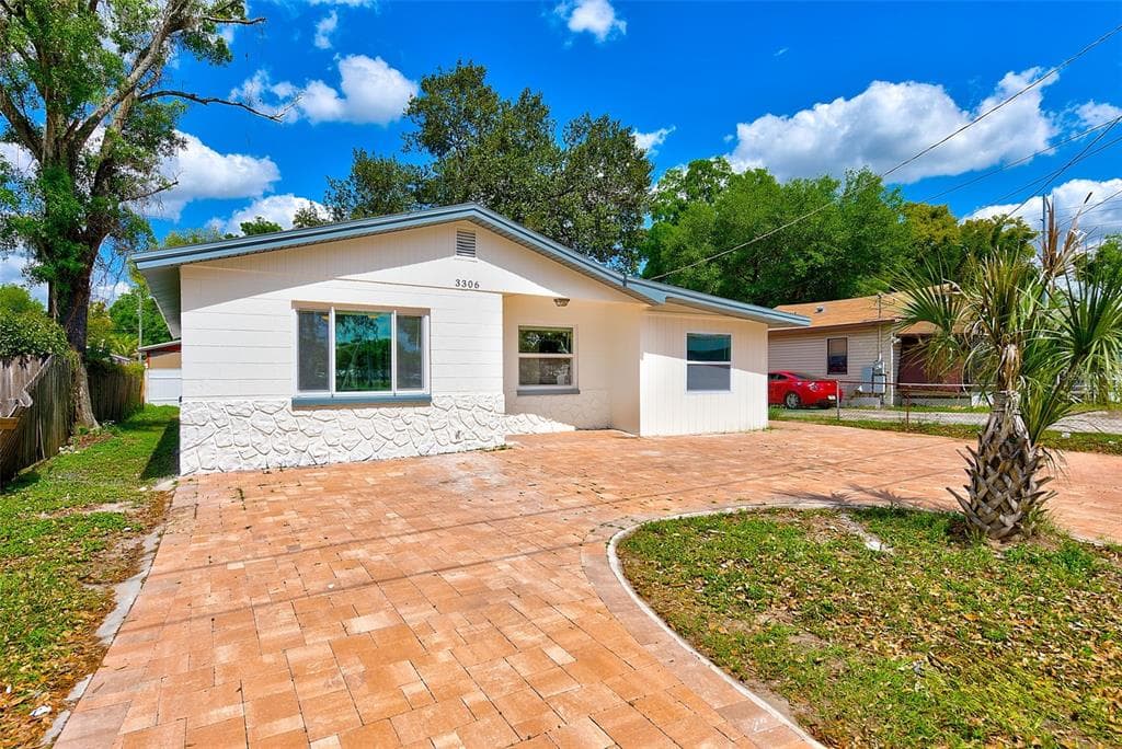 3306 E MOHAWK AVENUE TAMPA, FL 33610