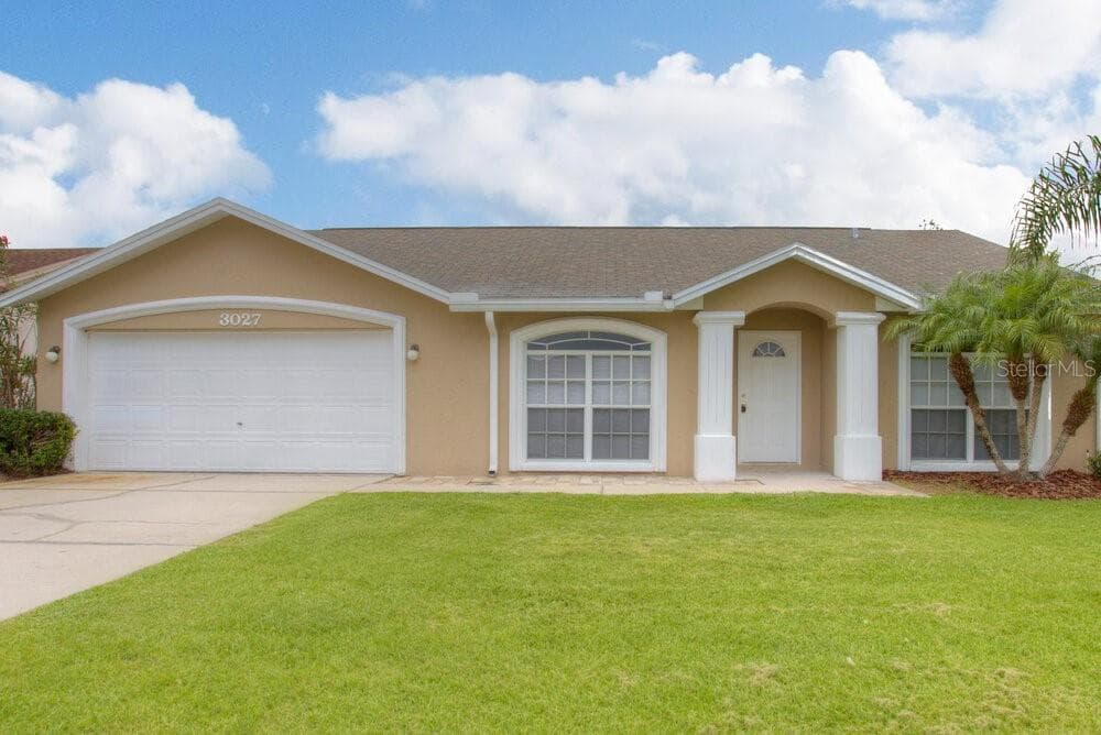 3027 THOROUGHBRED LOOP S LAKELAND, FL 33811