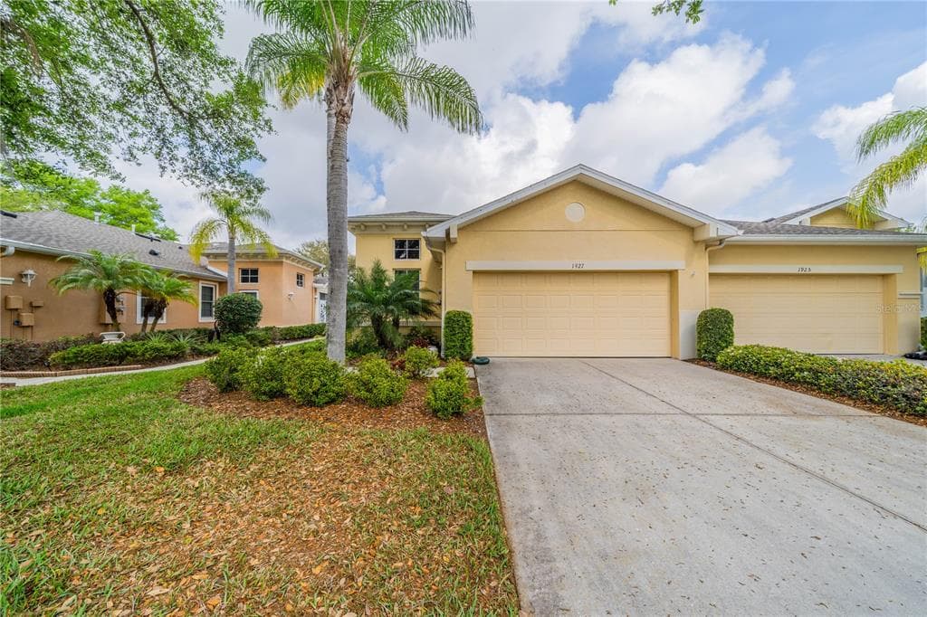 1927 SIFIELD GREENS WAY UNIT 1927 SUN CITY CENTER, FL 33573