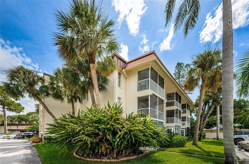 4901 38TH WAY S UNIT 317 ST PETERSBURG, FL 33711