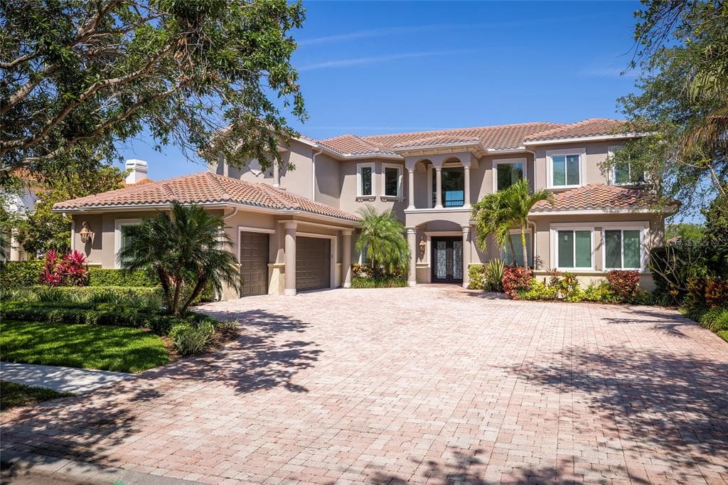 898 SKYE LANE
