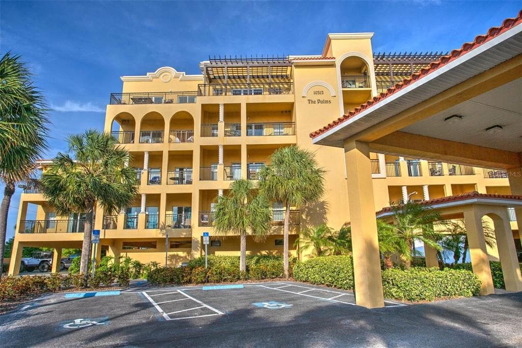 10315 GULF BOULEVARD UNIT 106 TREASURE ISLAND, FL 33706