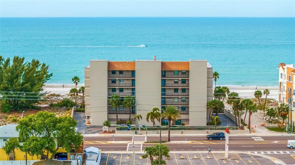 13650 GULF BOULEVARD UNIT 302 MADEIRA BEACH, FL 33708