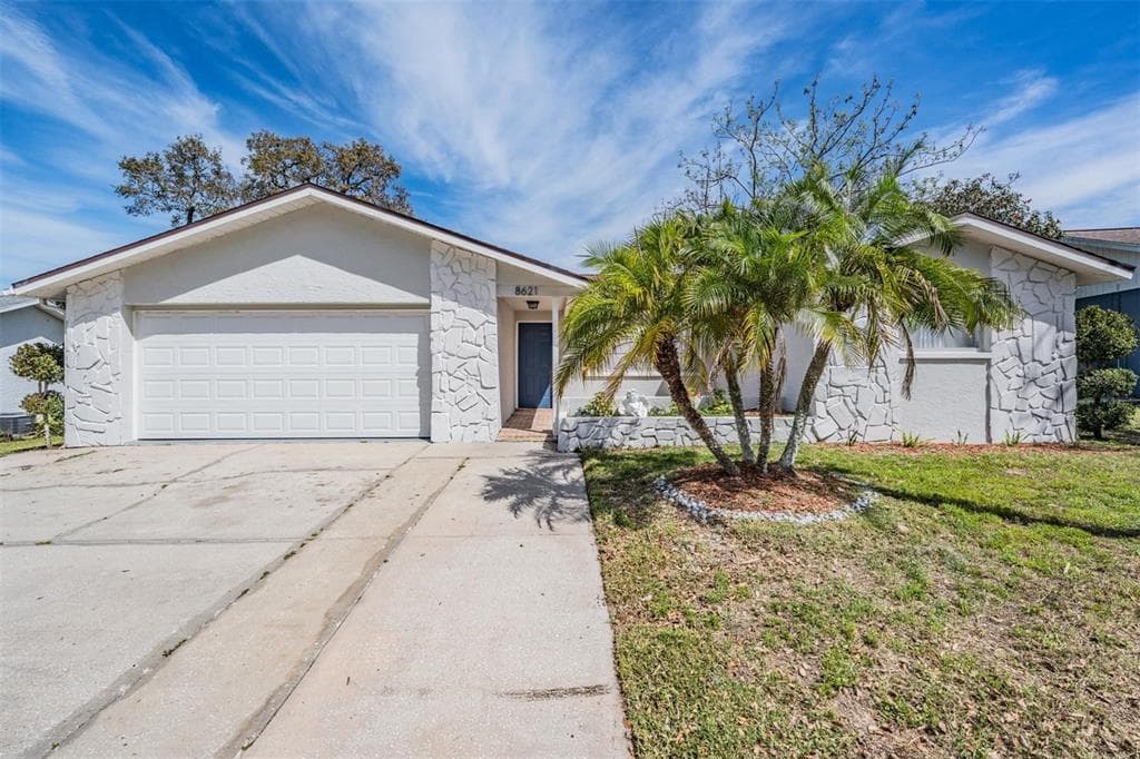 8621 HONEYBEE LANE PORT RICHEY, FL 34668