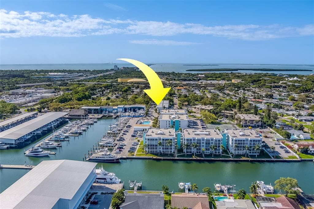 4920 38TH WAY S UNIT 202 ST PETERSBURG, FL 33711