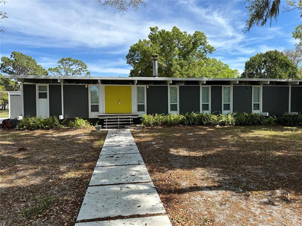 2636 GRANADA CIRCLE E ST PETERSBURG, FL 33712