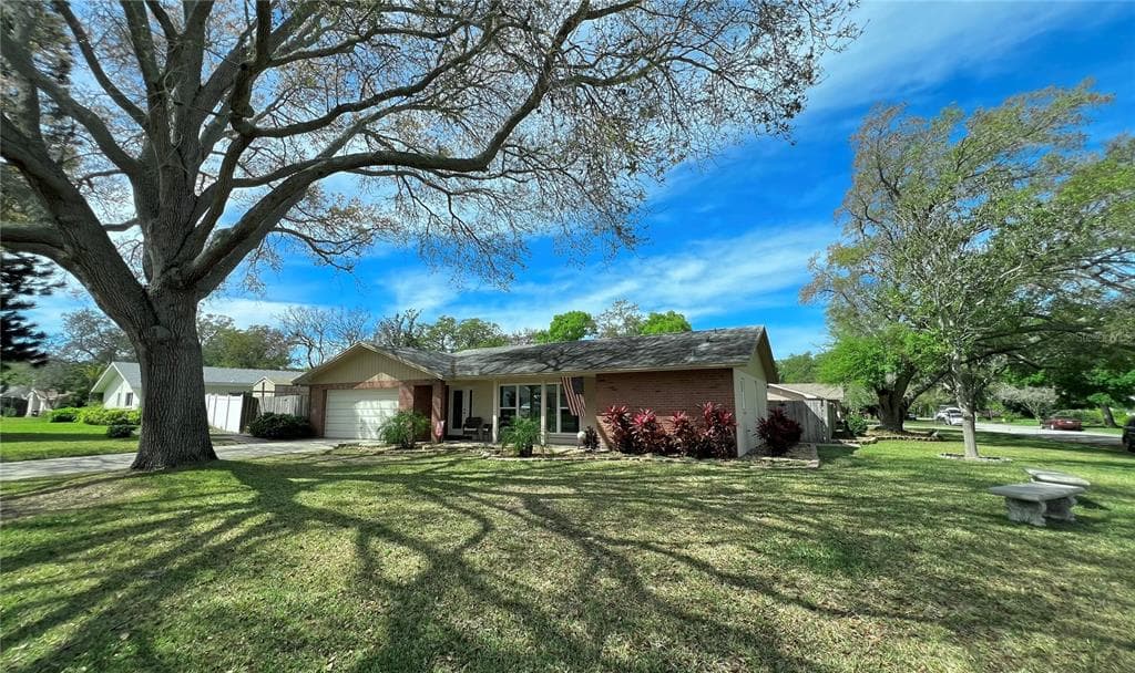 1513 ALBEMARLE COURT DUNEDIN, FL 34698
