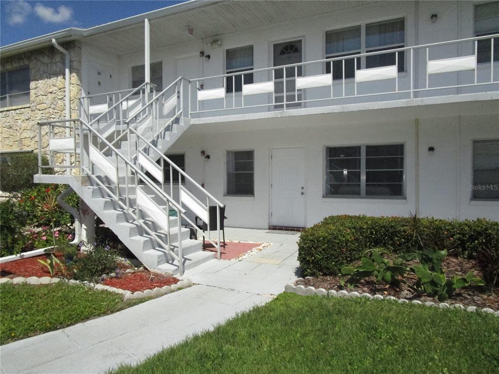 5915 18TH STREET N UNIT 2 ST PETERSBURG, FL 33714