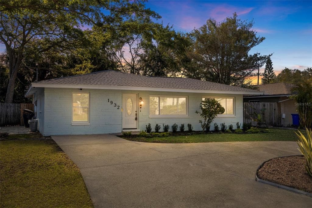 1932 NEW HAMPSHIRE AVENUE NE ST PETERSBURG, FL 33703