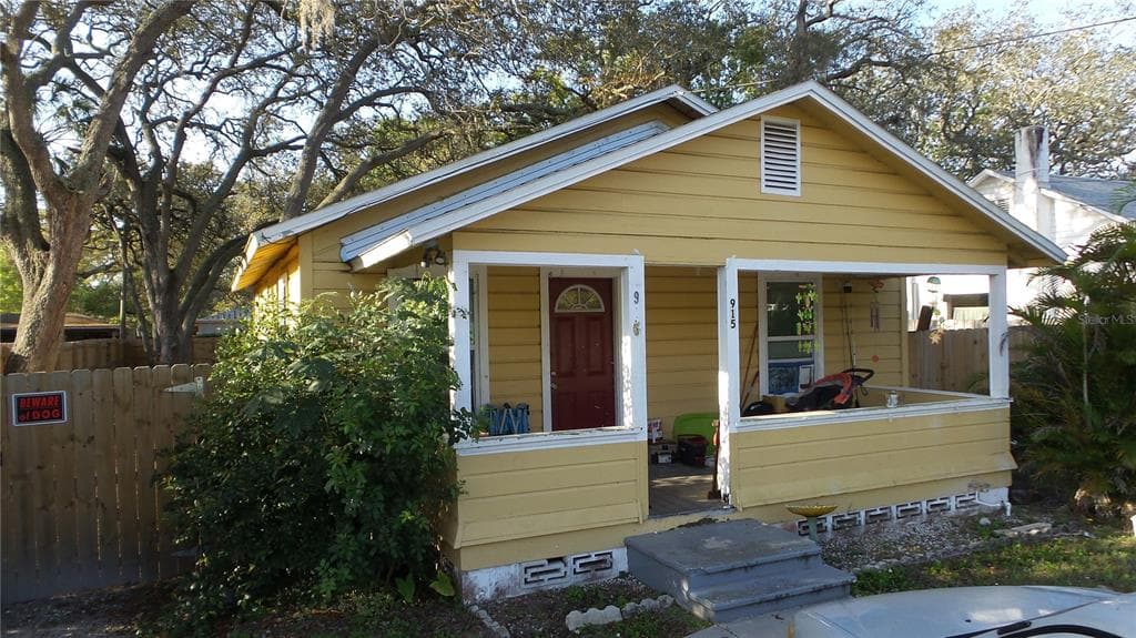 915 PINELLAS STREET CLEARWATER, FL 33756